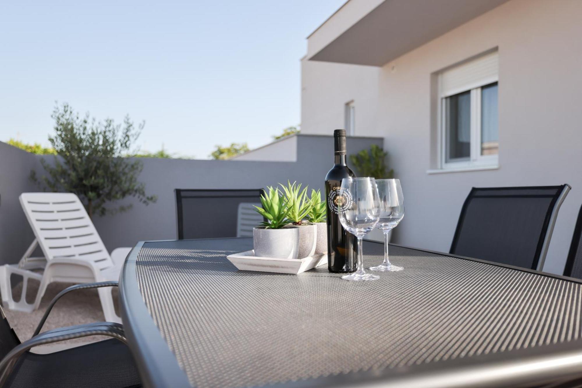 Duo Soles - Apartments With Private Parking Near Zadar Murvica  Buitenkant foto