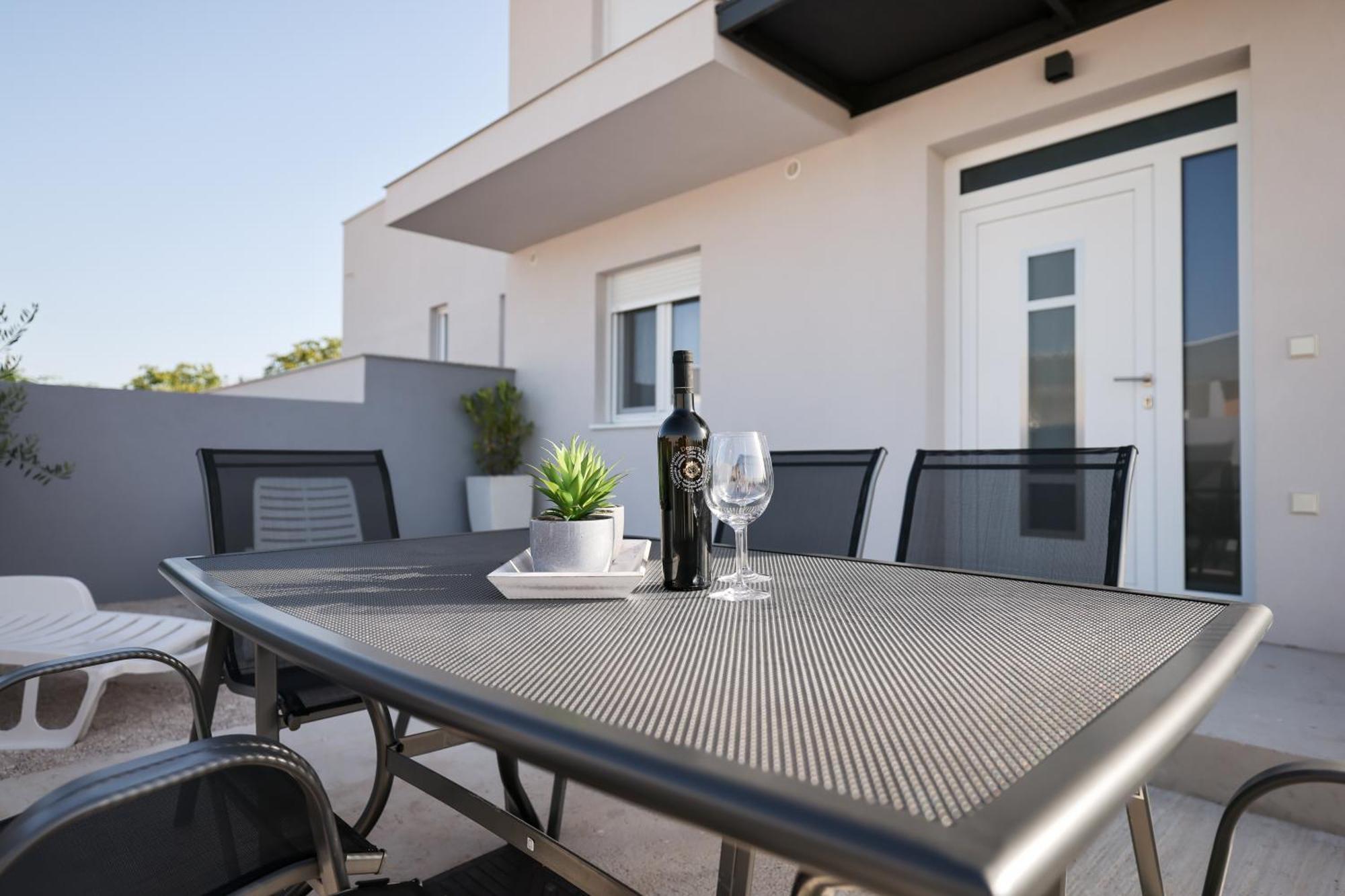 Duo Soles - Apartments With Private Parking Near Zadar Murvica  Buitenkant foto