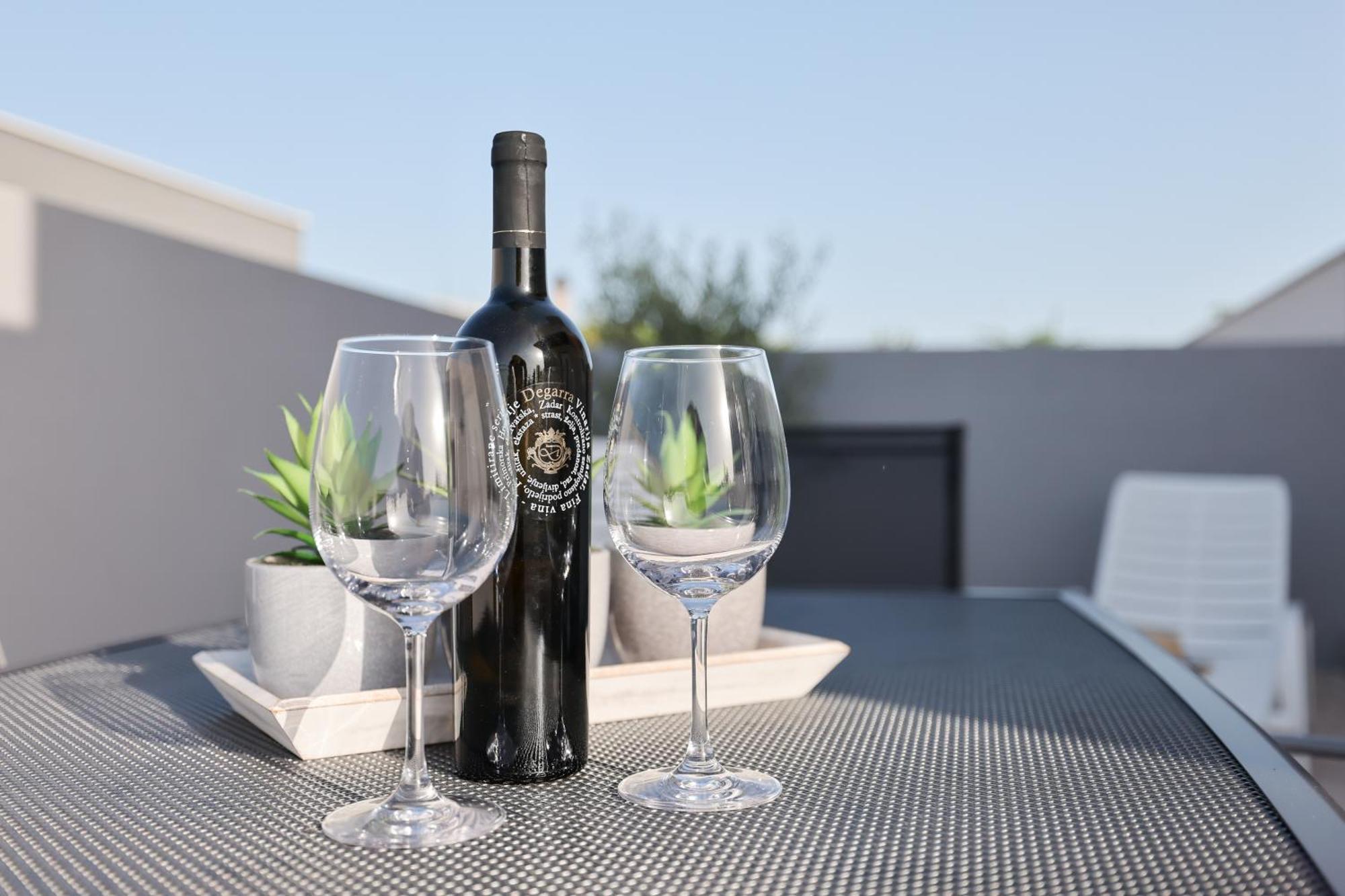 Duo Soles - Apartments With Private Parking Near Zadar Murvica  Buitenkant foto